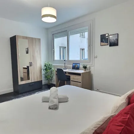 Cozy Appart * Terrasse * Pleins Centre * Billard Appartamento *