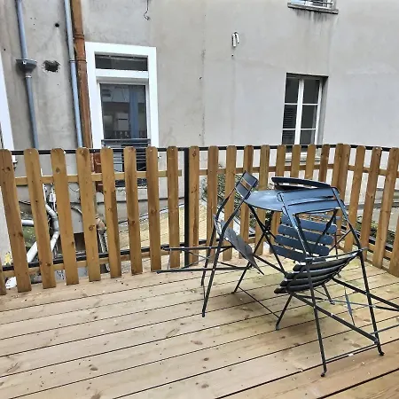Cozy Appart * Terrasse * Pleins Centre * Billard Apartment *